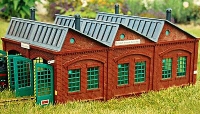 This Piko kit looks a lot like the engine house that Thomas and his friends sleep in every night, although there are several other kits that may have been used. Click for bigger picture
