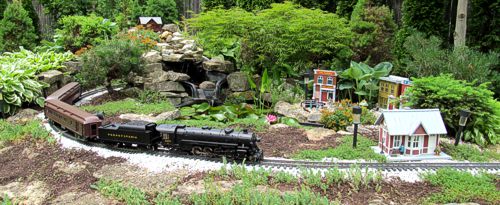 AristoCraft Mikado is sturdy, reliable, and very heavy.  Click for bigger photo.