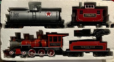 Bachmann's North Star Express freight set. Click for bigger photo.