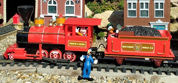 EZ-Tech's Walt Disney World locomotive, made some twenty years ago for the park.  It even lacks the brand name EZ-Tech on the box, but there is no difficulty identifying the manufacturer.  Click for bigger photo.